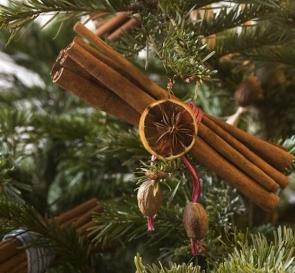 DIY Christmas Ornaments Cinnamon Sticks