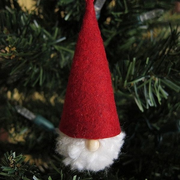DIY Christmas Ornaments Pom Pom Santa
